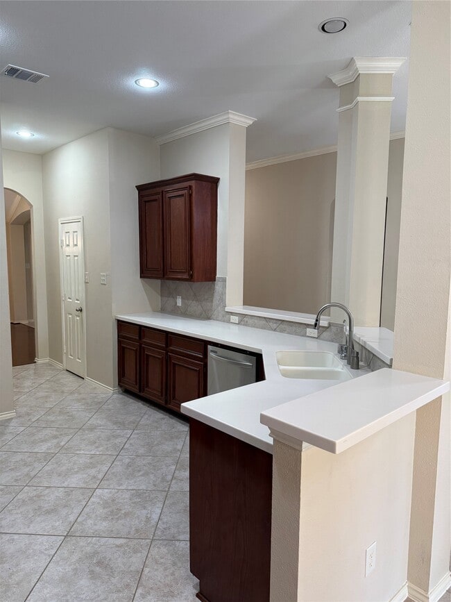 Building Photo - 6914 Sunflower Grove Dr