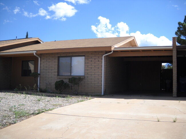 Primary Photo - Fresh clean duplex