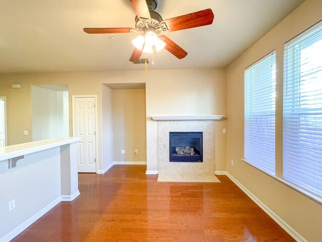 Building Photo - Gorgeous Natomas Condo