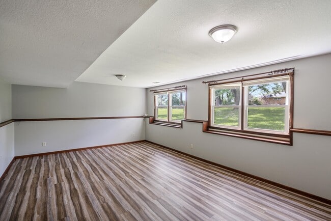 Building Photo - 2834 SE Glenside Ct