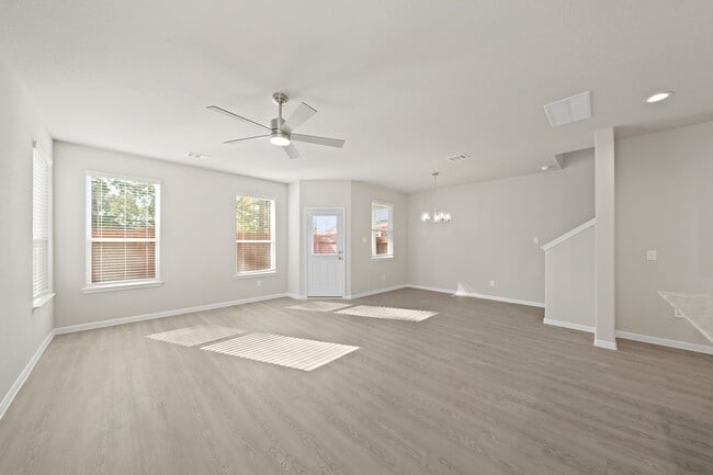 Building Photo - 835 Oakland Dr