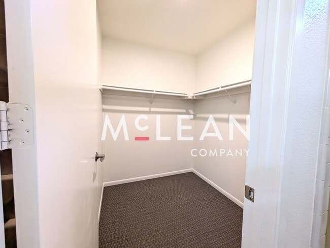 Building Photo - Beautiful Dual Primary Suite 2-Bedroom Condo in the Desert Princess Community