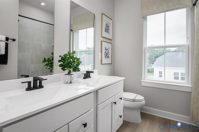 Building Photo - 8001 Lake Laurel Ln