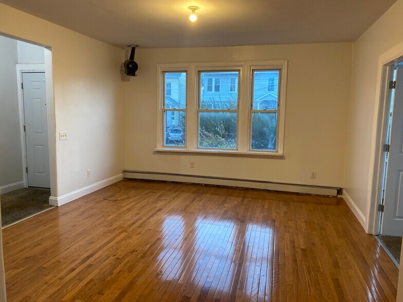 Building Photo - 307 Goldsmith Ave