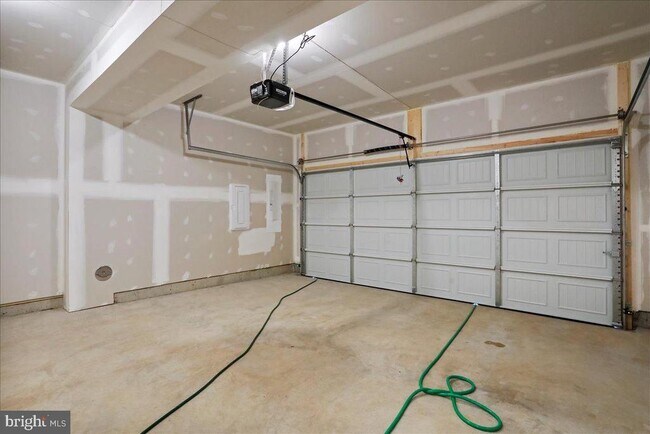 Building Photo - 64 Stafford Pl