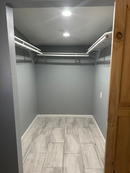 Building Photo - 5724 N 36th Dr