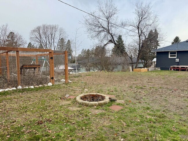 Building Photo - Immaculate FULL-REMODEL: 3 Bed 2 Bath Spokane Home w/ Brand New Everything!!