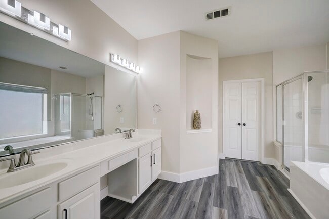 Building Photo - 4615 Russett Ln