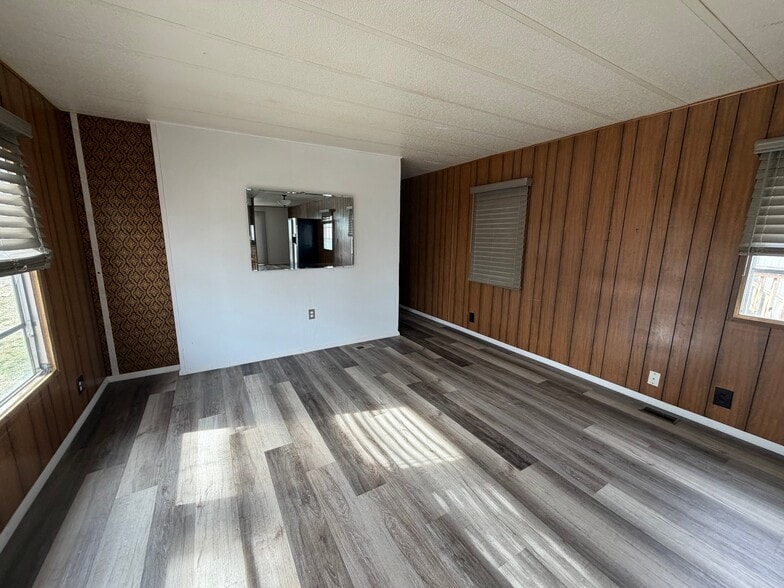 Building Photo - 227 4th St N