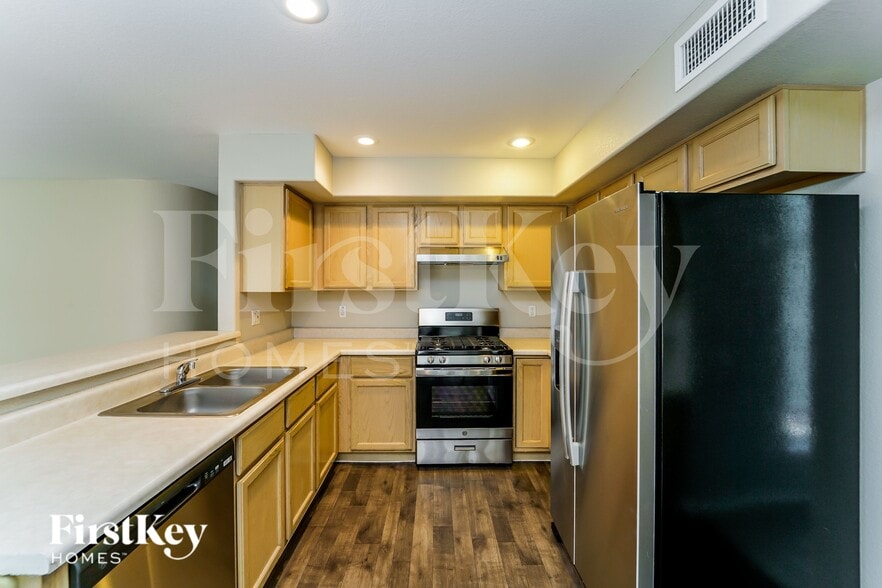 Building Photo - 7741 E Calle Bien Nacida