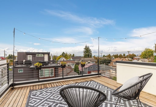 Building Photo - Stunning 2 bedroom w/rooftop deck in Beacon Hill!