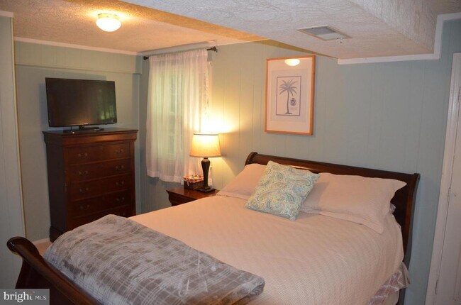 Building Photo - 8705 Yardley Dr