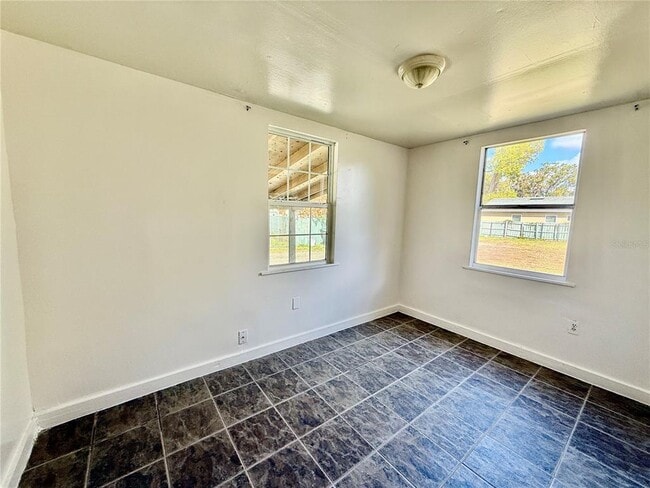 Building Photo - 3908 S Nashville Ave