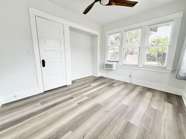 Building Photo - Charming Rose Park Home | 3 Bedrooms | In-...