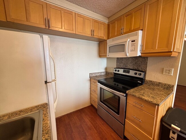 Building Photo - 1676 Ala Moana Blvd