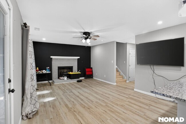 Building Photo - Spacious 4BR Condo in Newport News