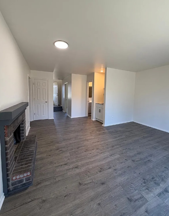 Building Photo - 5711 NW Hillside Dr