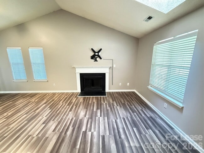 Building Photo - 8006 Maxwelton Dr