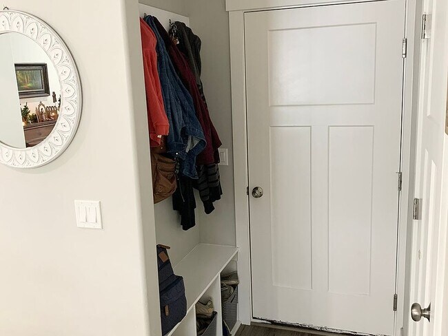 Building Photo - 1999 E Abbey Way