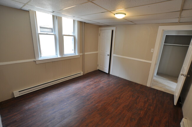 Building Photo - NO APPLICATION FEE!! Completely Renovated ...