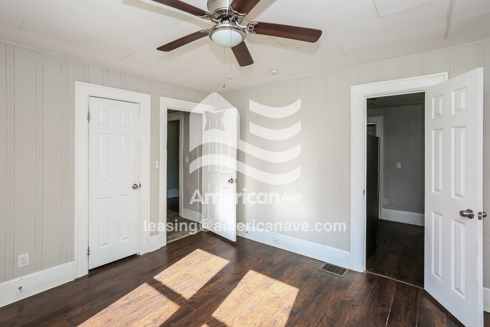 Building Photo - 906 W 9th Ave