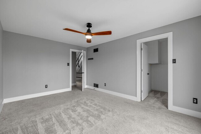 Building Photo - *Beautifully Updated & Spacious 4BD/2.5BA Single Family Home Available in South Side Slopes*