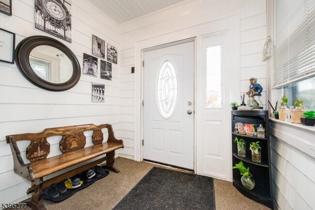 Building Photo - 16 Willet St