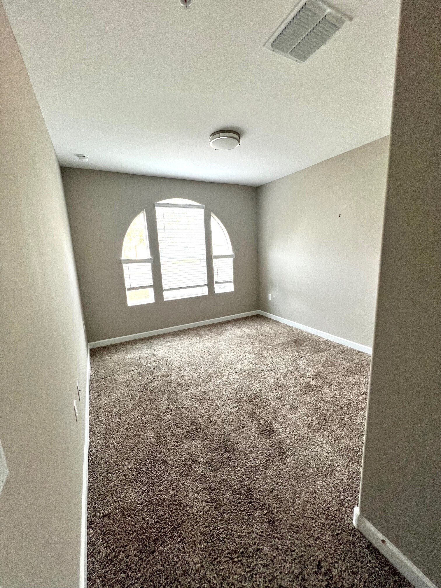1st floor ensuite - 1255 N Arizona Ave