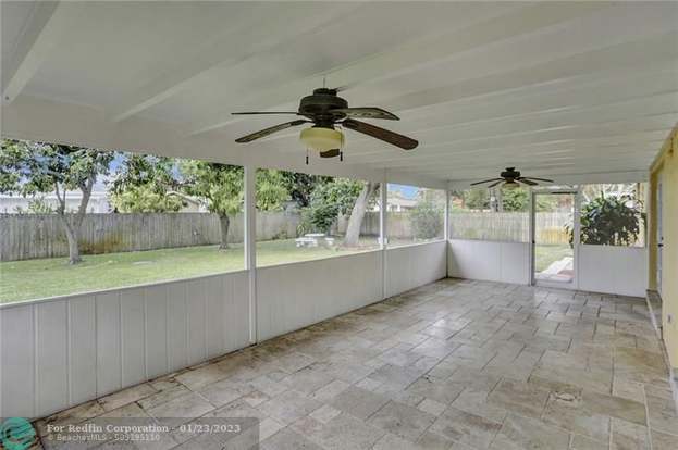 Building Photo - 361 SW 60th Ave