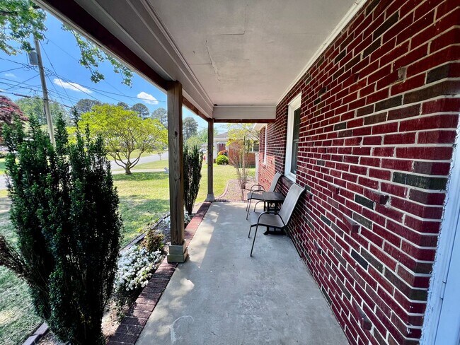 Building Photo - Charming 3 bedroom located in the heart of Chesapeake