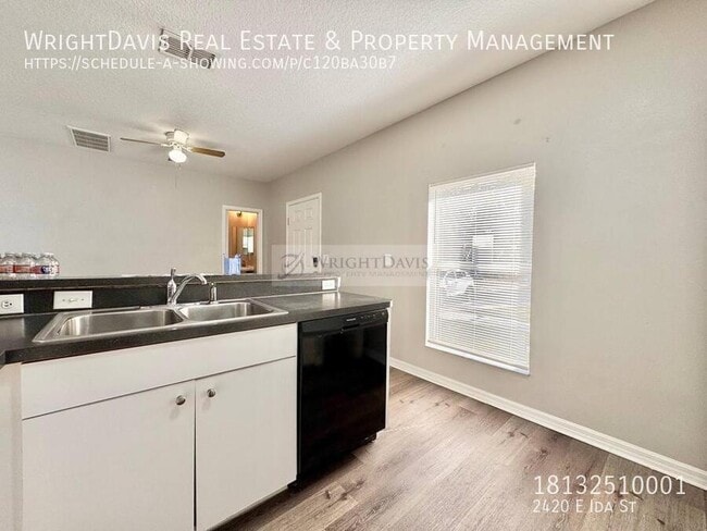 Building Photo - 2420 E Ida St