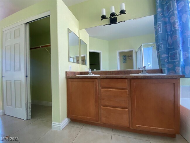 Building Photo - 5005 Auburn Skyline St