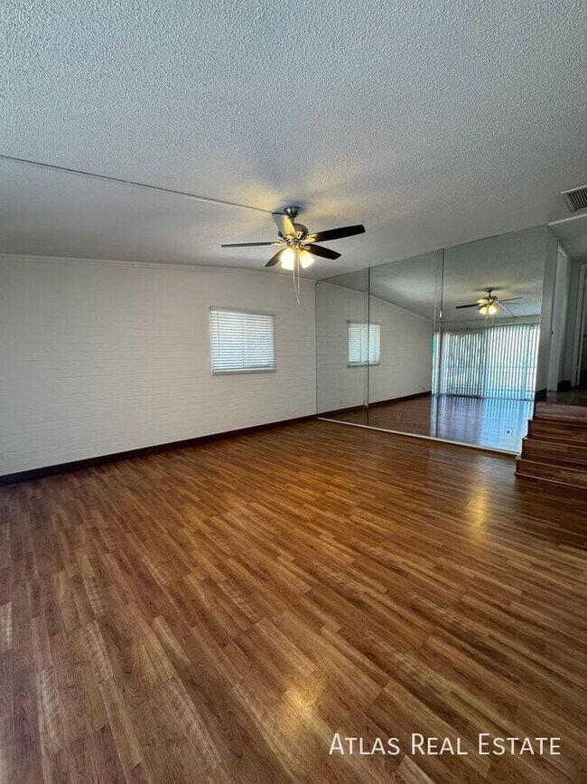 Building Photo - 1101 E Butler Dr