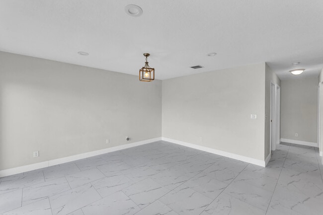 Building Photo - 491 SW 182nd Way