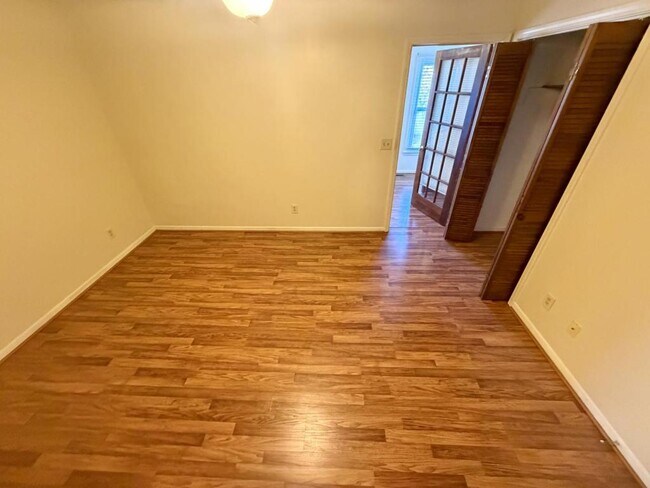 Building Photo - 99 Falcon Crest Dr