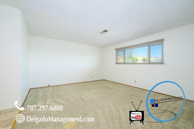 Building Photo - 1409 Plaza De Oro