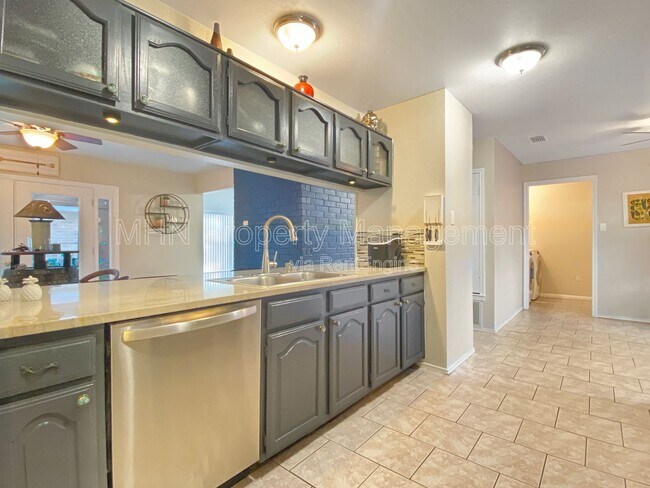 Building Photo - 9609 Woodland Hills