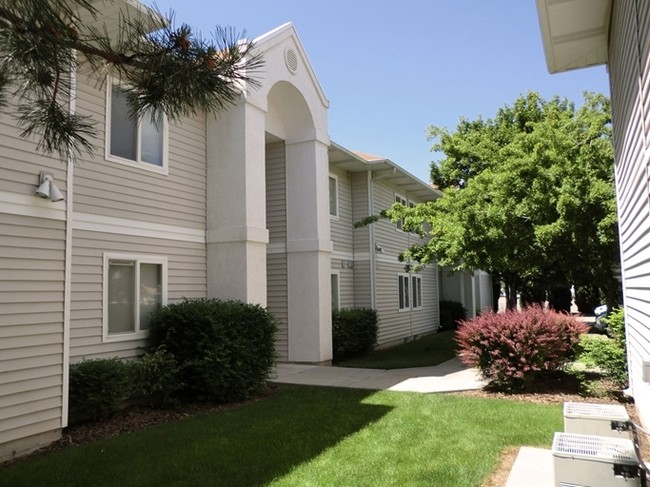 Building Photo - Sumerset Park Apartments