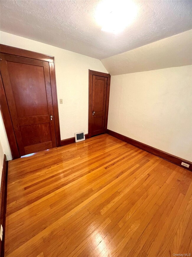 Building Photo - 950 NY-17M