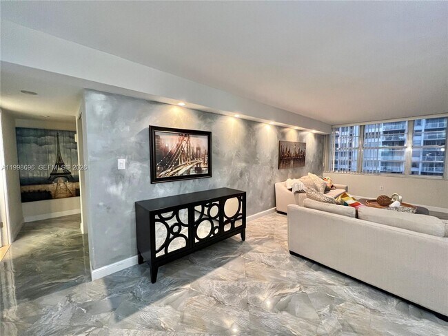 Building Photo - 18041 Biscayne Blvd