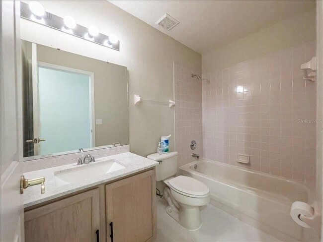 Building Photo - 218 Langford Park Ave