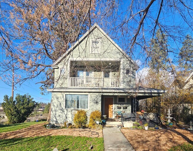 Primary Photo - 2028 W 9th Ave