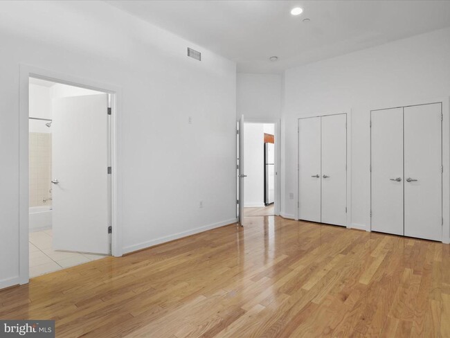 Building Photo - 1414 Belmont St NW