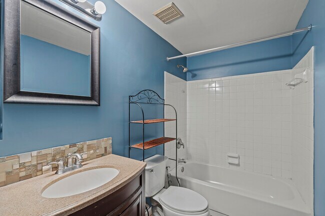 Building Photo - 9515 Quarry Bridge Ct