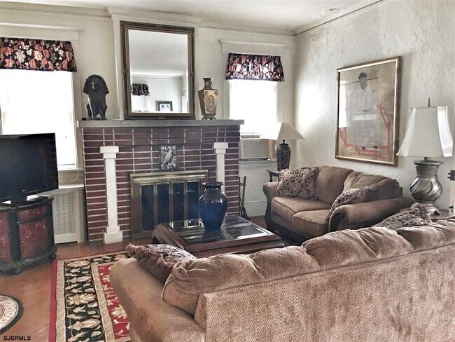 Building Photo - 104 S Wissahickon Ave