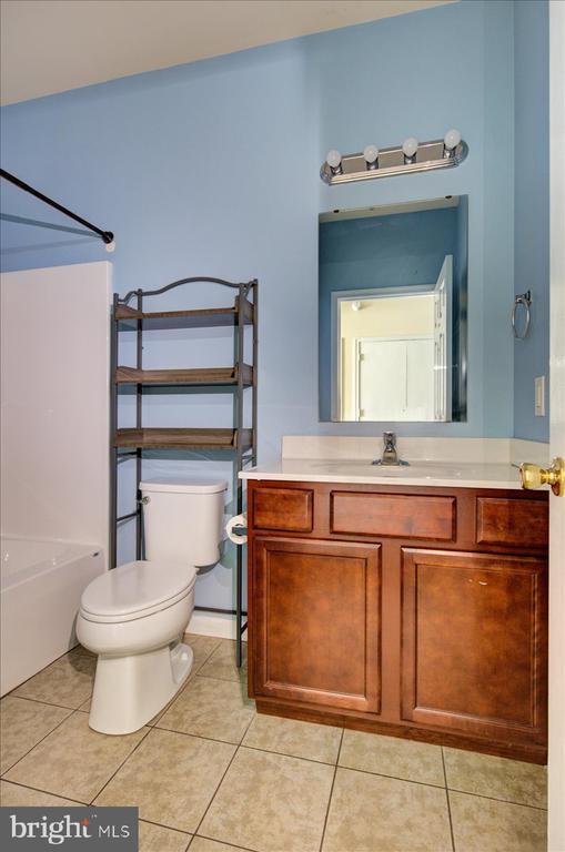 Building Photo - 316 Bridge St