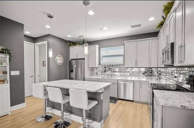 Building Photo - 1182 25th Way N