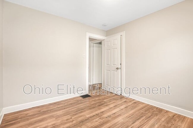 Building Photo - 1499 Briarwood Ave