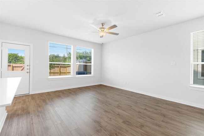 Building Photo - 3039 Dovedale St
