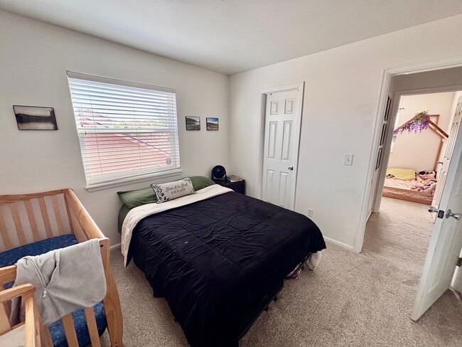Building Photo - Spacious 3 Bed / 3 Bath Home Near Peterson Space Force Base